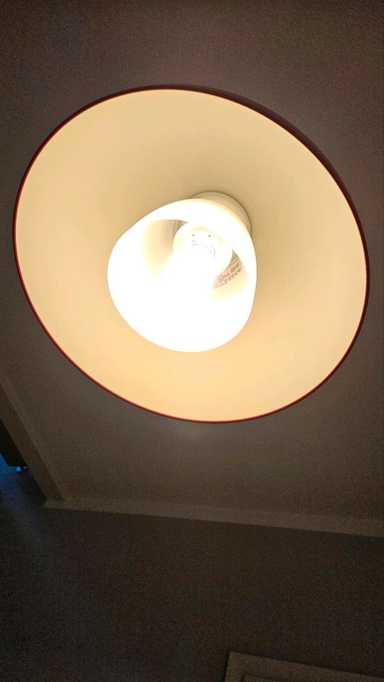 Lampe IKEA Brasa rot in Neutraubling