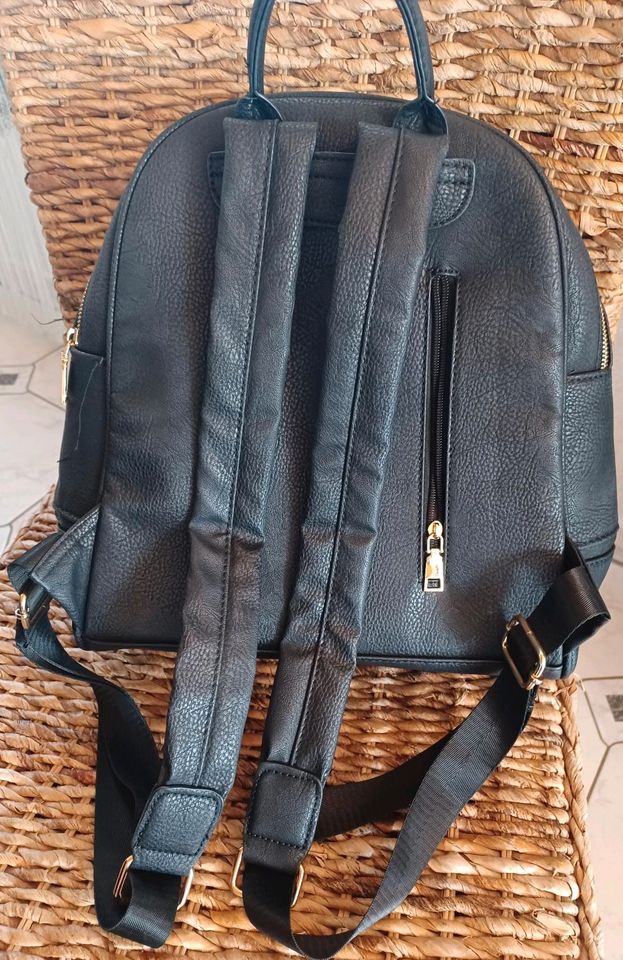 City Rucksack schwarz in Hundsbach