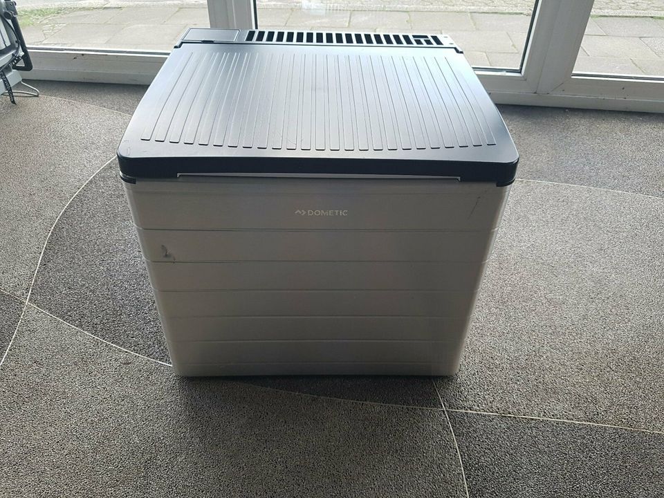 Absorber Kühlbox DOMETIC RC 2200 EGP 12V 230V Gas 40 Liter Auto ! in  Nordrhein-Westfalen - Herten