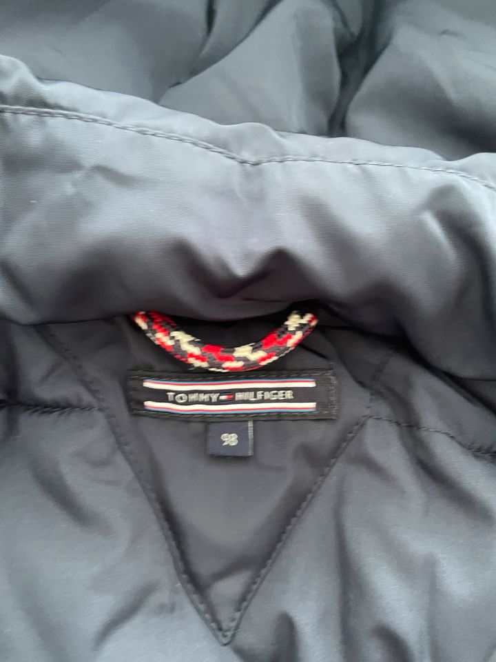 Jungen  Jacke gr.98 Tommy Hilfiger in Frankfurt am Main