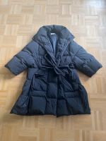 Jacke, Belted Puffer Coat in Black Psophia XS München - Bogenhausen Vorschau