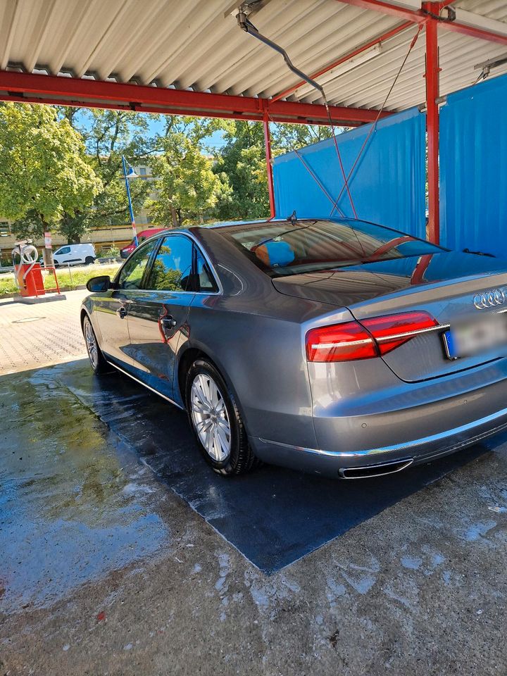 Auto Audi A8 3.0 quatro tdi BJ 12/2015 in Stadtbergen