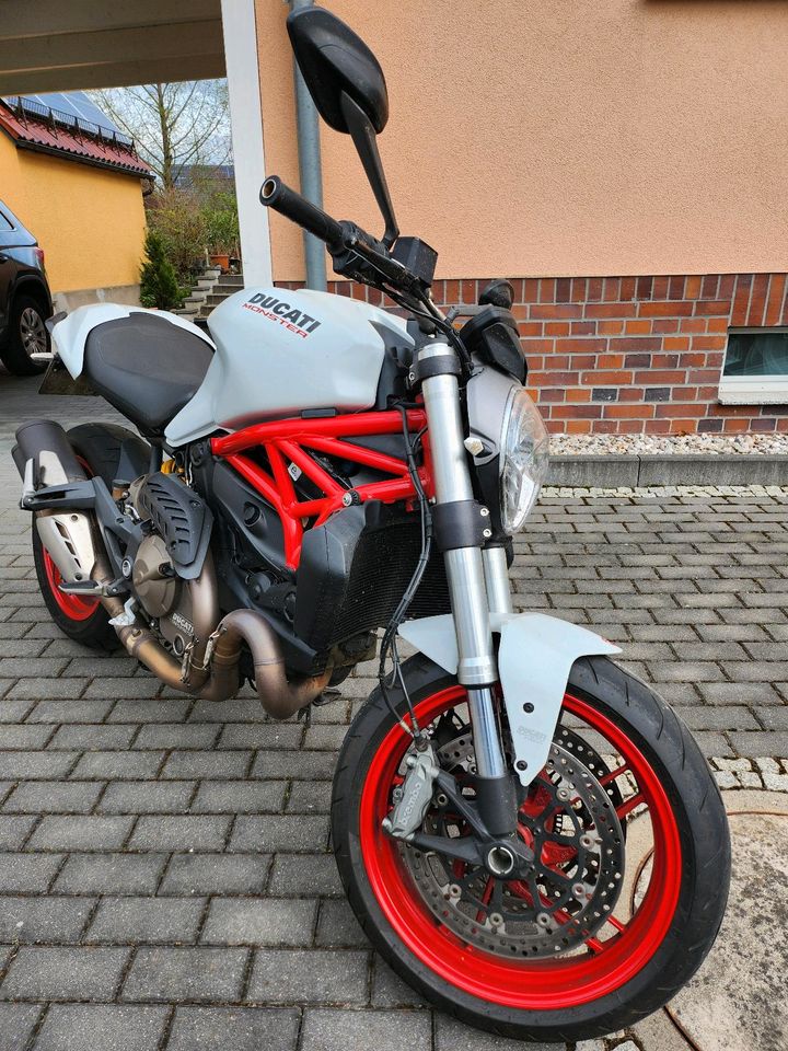 Ducati Monster 821 in Wurzen