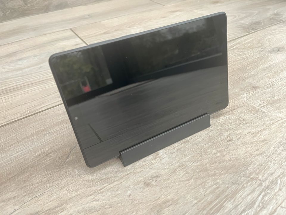 Lenovo Smart Tablet M8 LTE 32 GB top Zustand Garantie in Düsseldorf