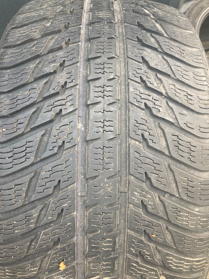 4x Winterreifen NOKIAN 295/35 R21  107V XL in Markkleeberg