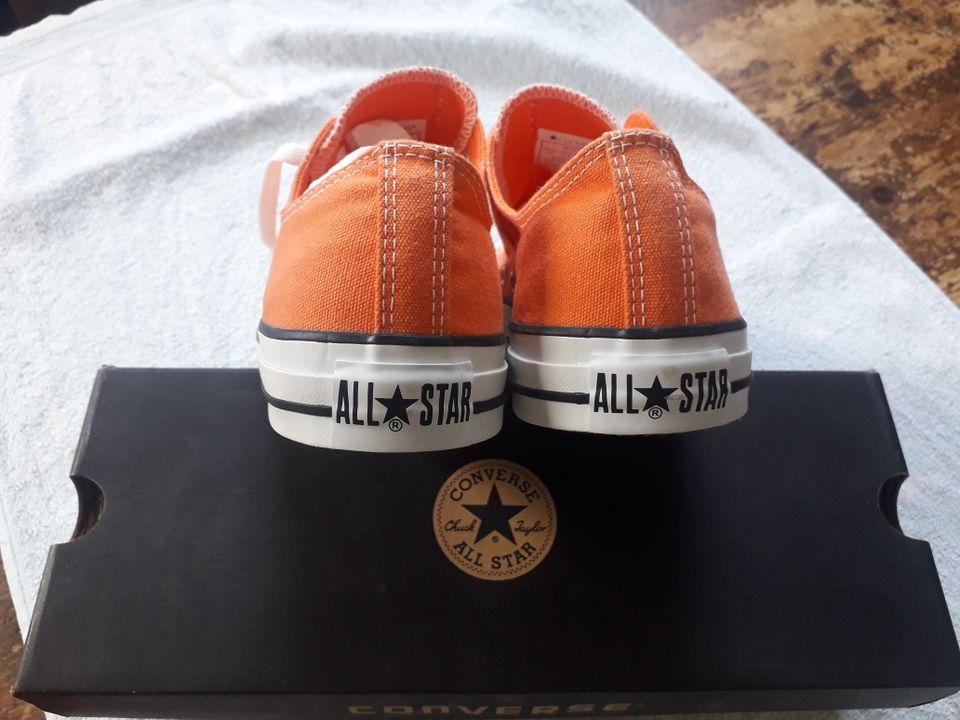 Converse All Star Lo orange Größe US 9,5 EUR 43 in Dietzenbach