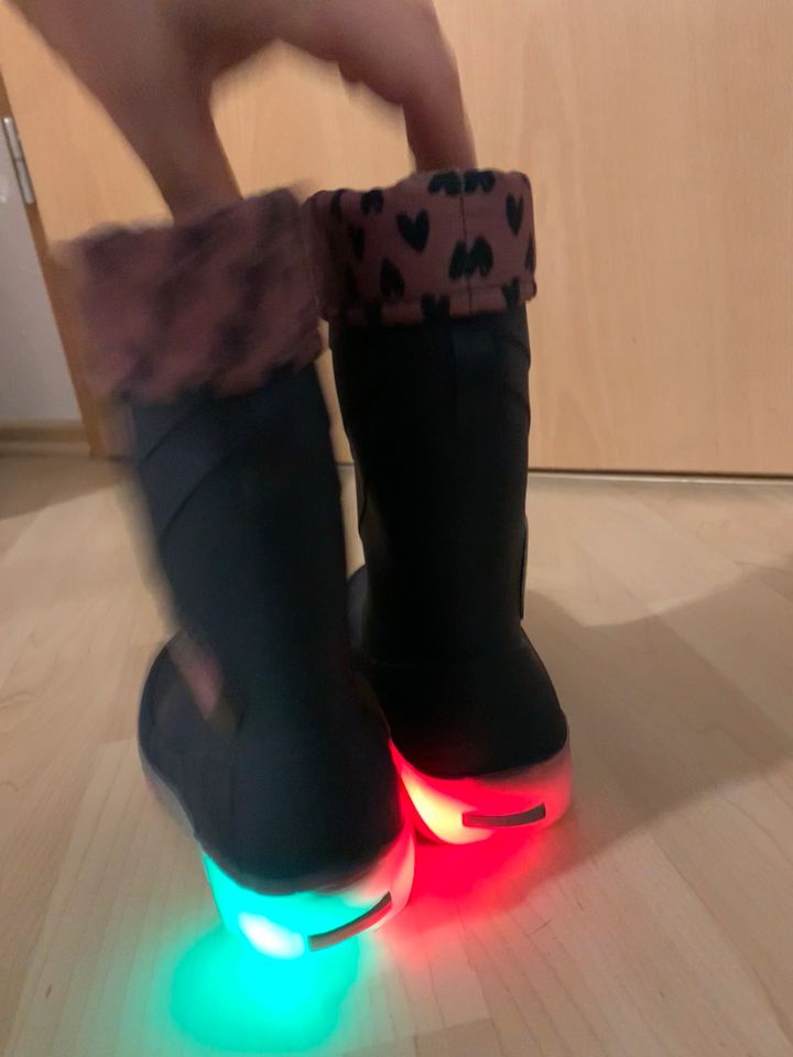 Gefütterte Stiefel Gummistiefel 26/27 Blinkfunktion in Wipperfürth