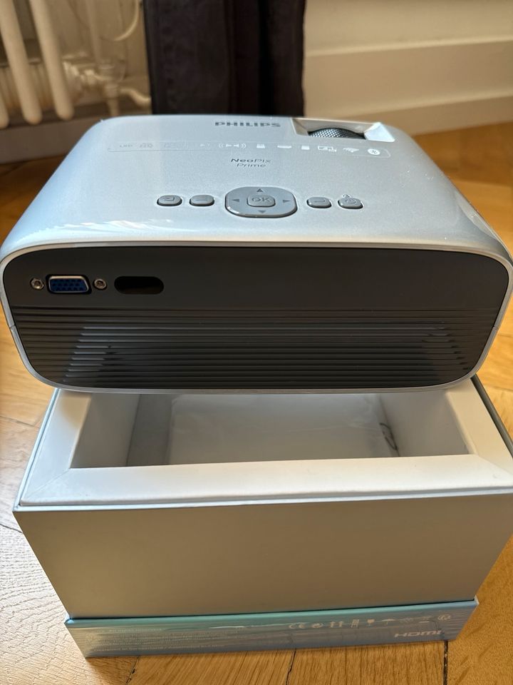 Philips NeoPix Prime Mini Projector / Beamer in Baden-Baden