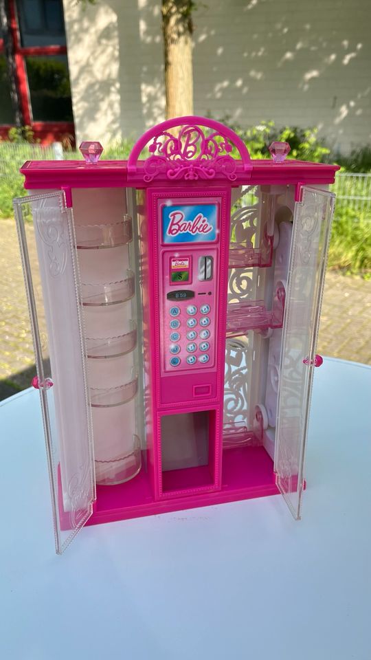 Barbie Kleiderschrank in Köln