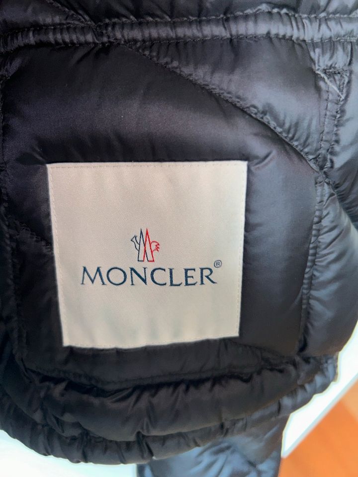 Moncler Jacke schwarz, Steppjacke/Daunenjacke in Rehlingen-Siersburg