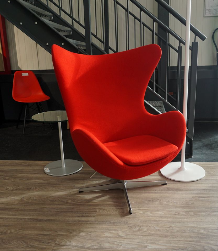 Fritz Hansen Egg Chair | Design Lounge Sessel | Rot in Mehringen