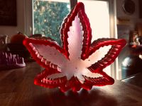 Epoxidharz Resin Aschenbecher Deko Schale Pink Hanfblatt Cannabis Nordrhein-Westfalen - Solingen Vorschau