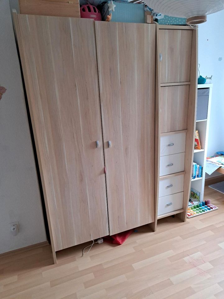 Kinderkleiderschrank in Remagen