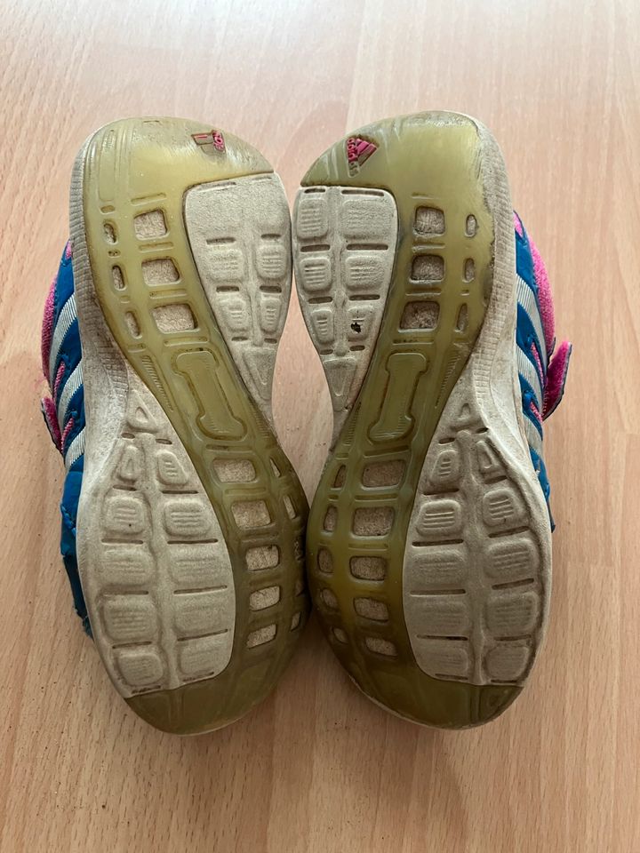 Adidas Schuhe 29 zu verschenken in Budenheim