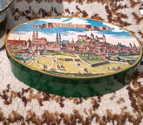 Blechdose,  grün,  oval, altes Bild von Nürnberg in Hagen