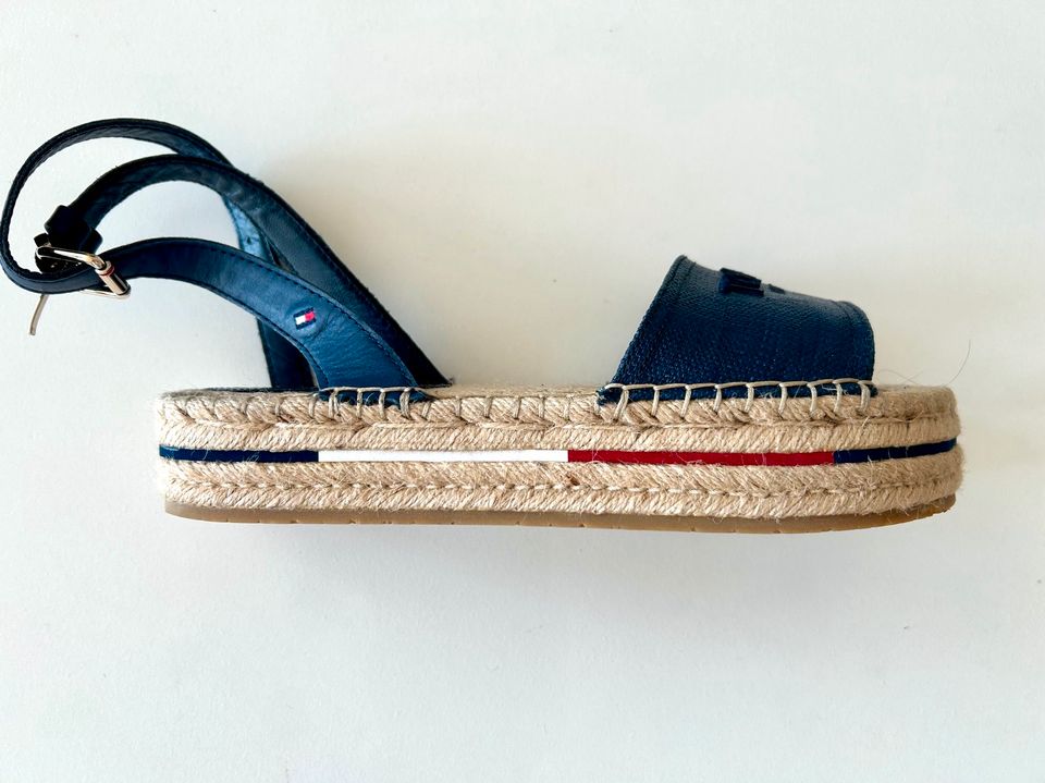 Thommy Hilfiger Sandalen-neu, ungetragen in Essen