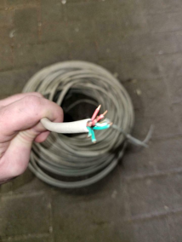 Telefon Kabel  oder klingeln Kabel in Vrees