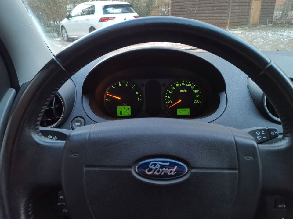 Ford Fiesta 1.4V Ghia in Bremen