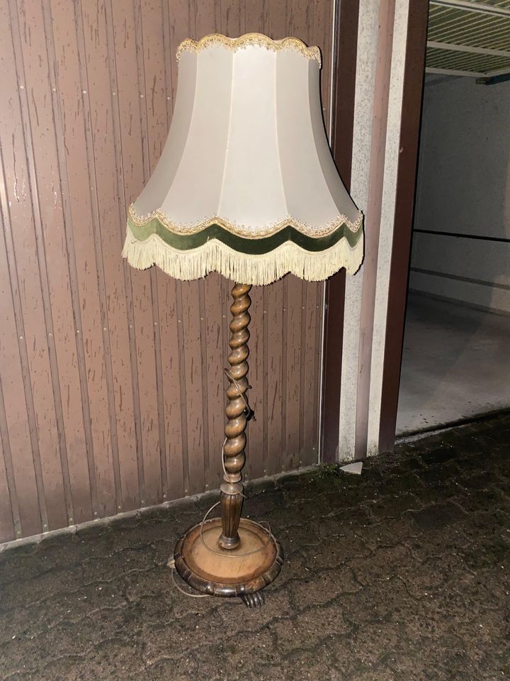 Stehlampe aus Holz Antik in Elze