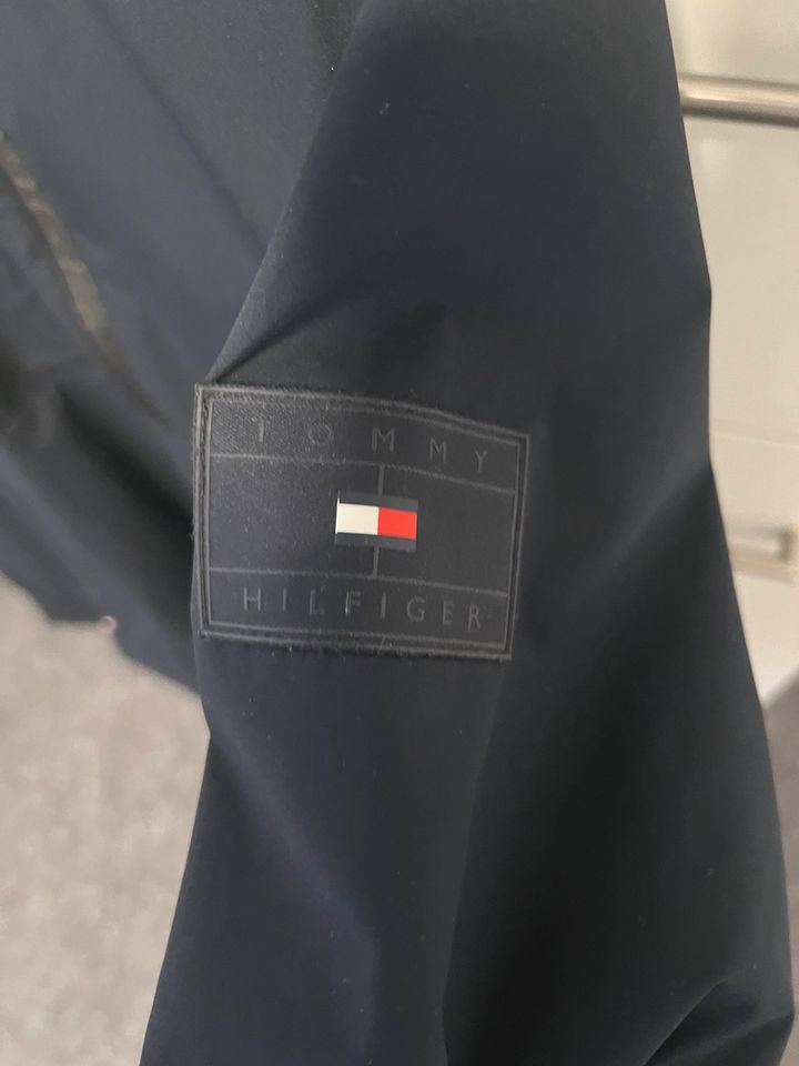 Tommy Hilfiger Jacke, L, Blau *WIE NEU* in Frankfurt am Main