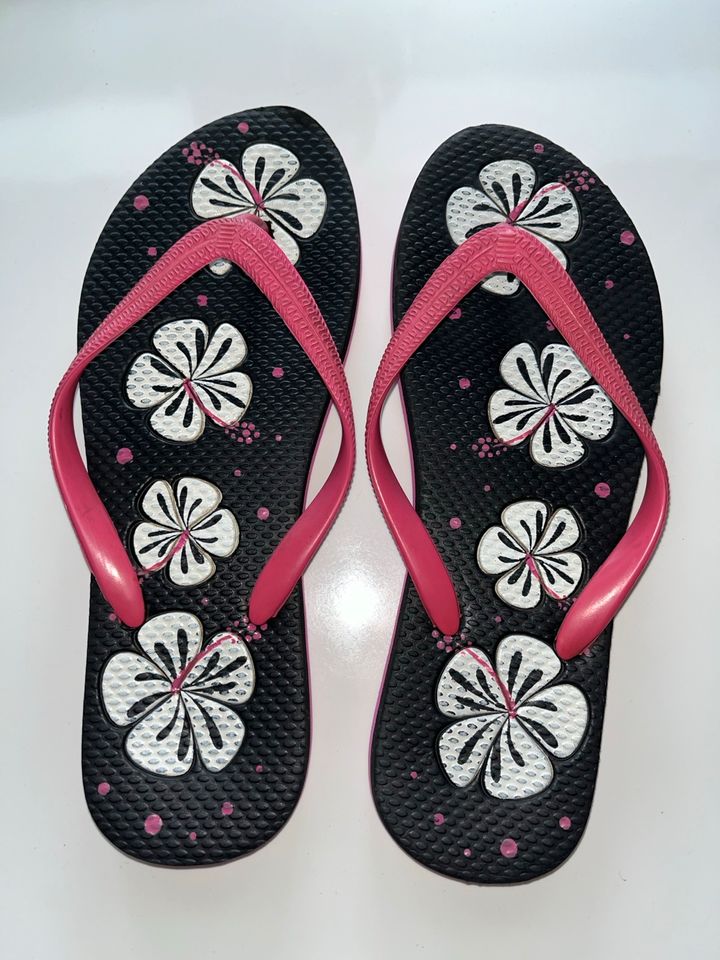 Flip Flops Badelatschen Zehentrenner Zehensandalen Gr.36 in Hamburg