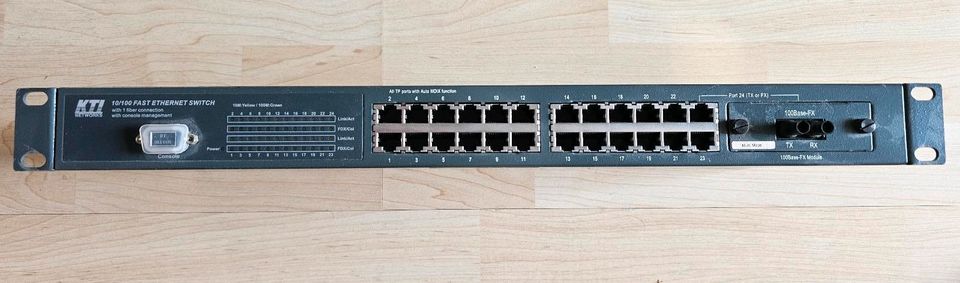 Switch Netzwerk 23 Ports in Offenbach