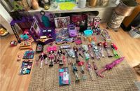 Riesiges Monster High Set mit vielen Puppen und Zubehör Baden-Württemberg - Argenbühl Vorschau