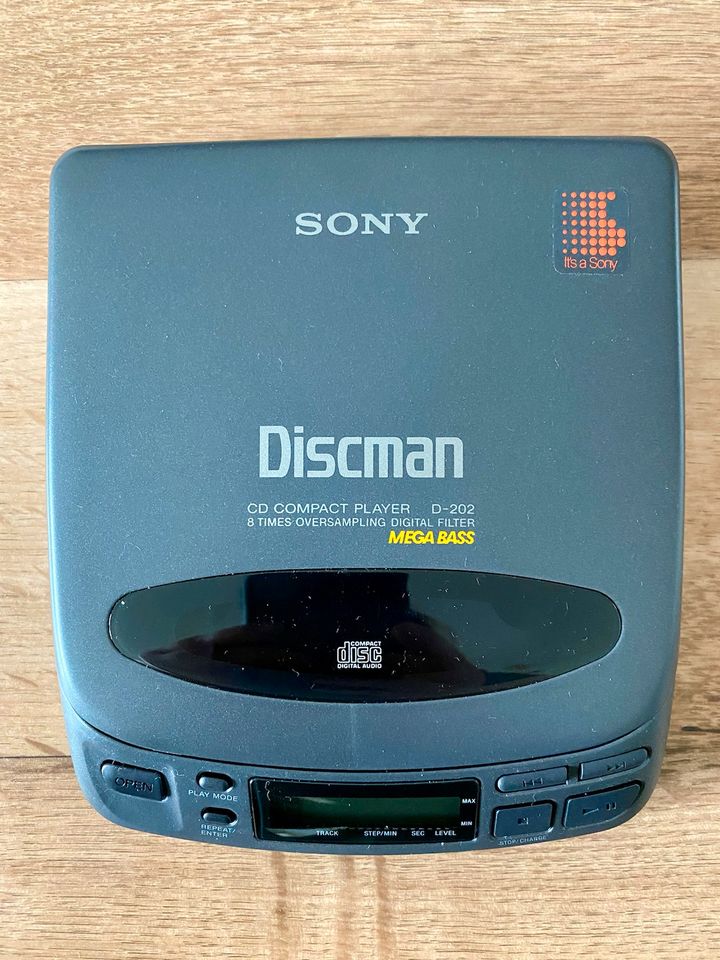 Sony Discman D-202 + OVP + Zubehör + CDs in Görlitz