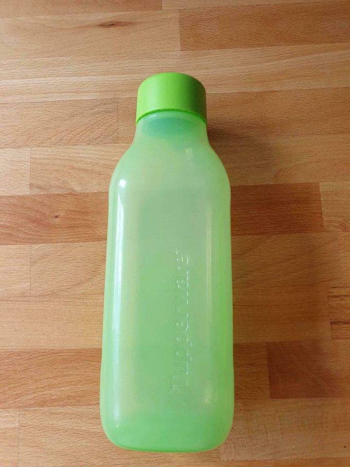 Tupperware EcoEasy Sport Trinkflasche grün 1000ml (gebraucht) in Augsburg