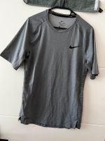 NEU Nike Herren T-Shirt Grösse L Grau Tight Fit=Eng Fitness Sport Rheinland-Pfalz - Grolsheim Vorschau