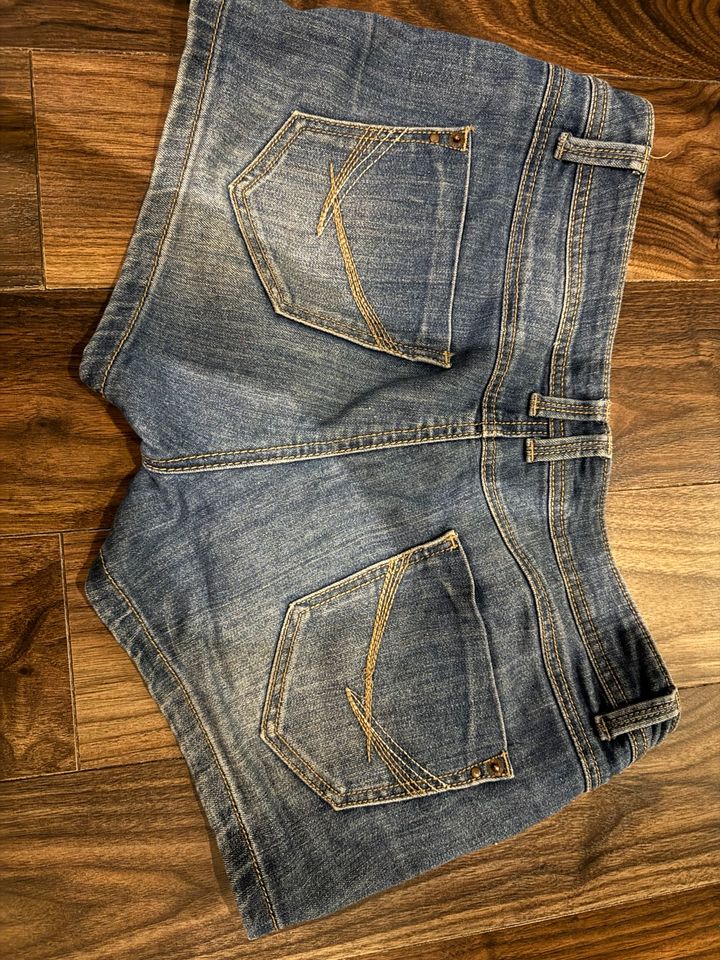 blaue Jeansshorts von Pimkie in Größe 40 in Ostercappeln