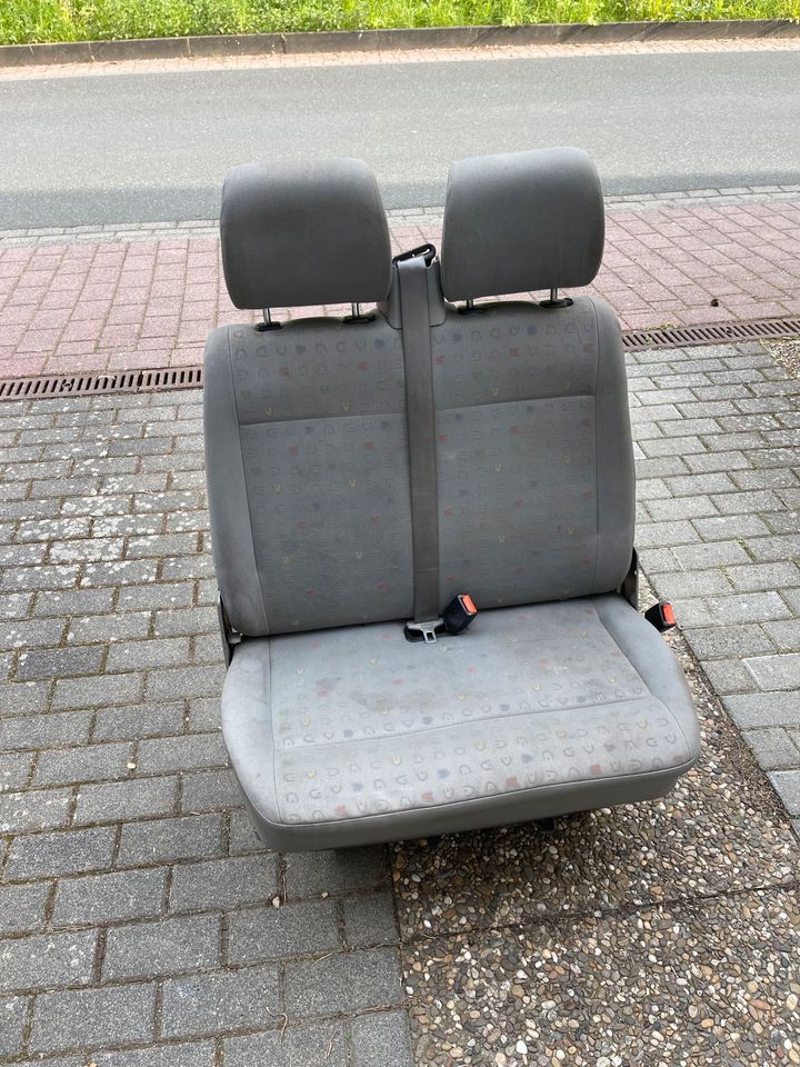 Vw t4 caravelle doppelsitzbank Konsole beifahrer sitz in Hünstetten