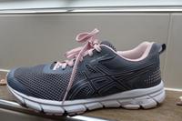 Sneaker Gr 43,5 asics Grau-Rose´ Top Zustand Nordrhein-Westfalen - Borken Vorschau