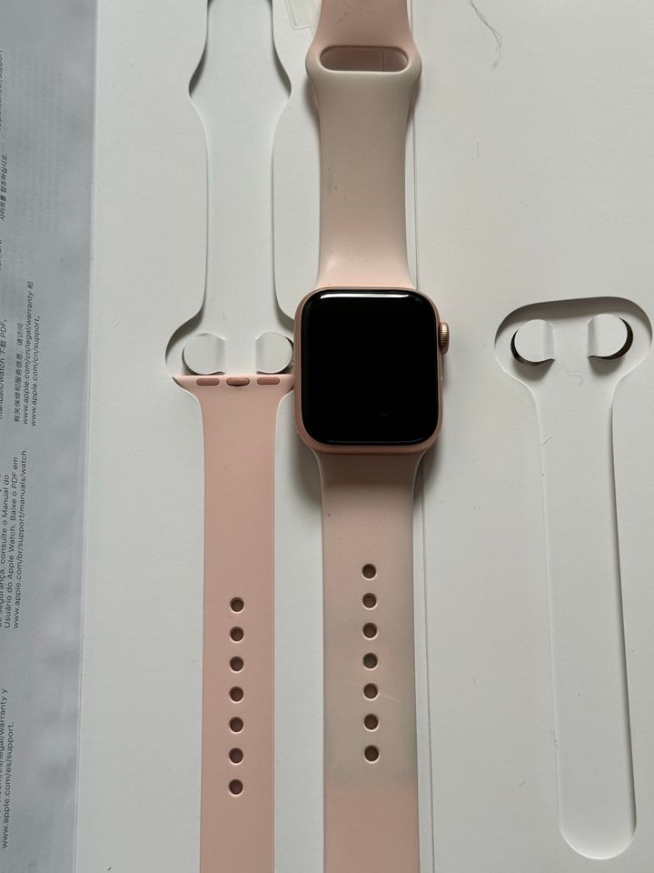 Apple Watch Series 6 GPS 40mm gold pink sand + Apple Sport Loop in Erfurt