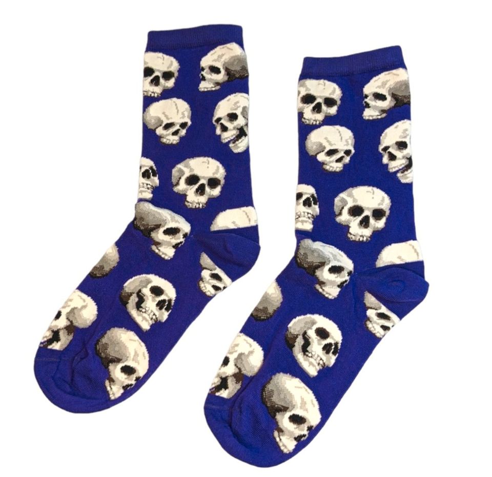 lila Skull Socken in Wuppertal