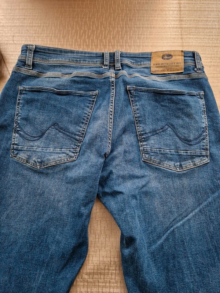 Herren Jeans Petrol in Zeitz