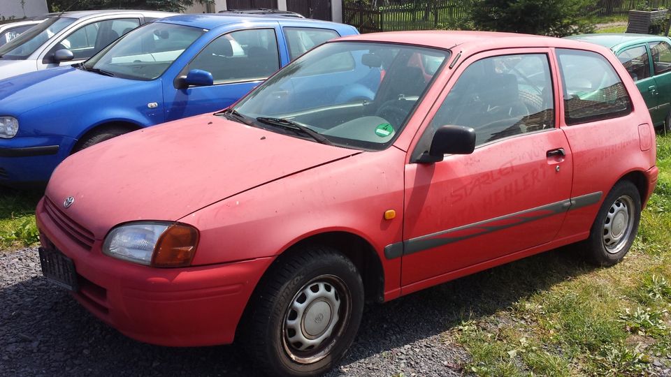 Schlachtfest Toyota Starlet P7 P8 P9 Ersatzteile Motor Getriebe in Gotha