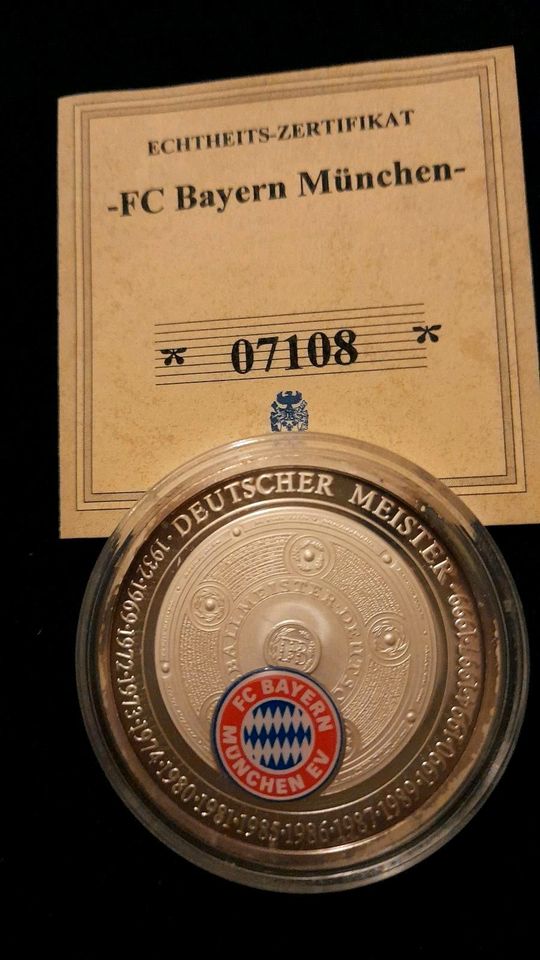 Münzen des FC Bayern, incl. 2 Goldmünzen in Saarbrücken