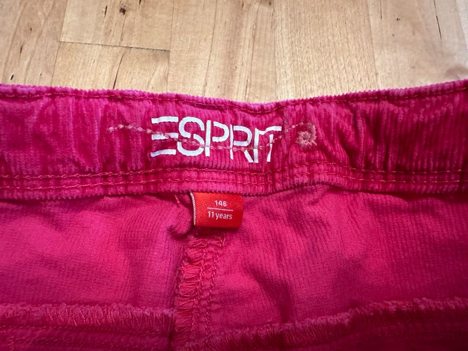 Esprit Mädchen Cord Hose Gr.146 Neuwertig in Berlin