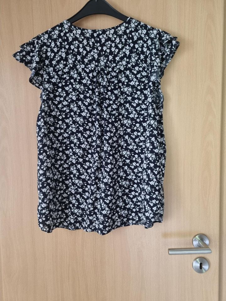 Yessica T Shirt Bluse Viskose geblümt Gr. 38 in Castrop-Rauxel