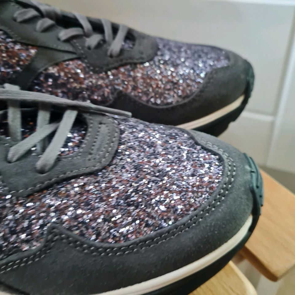 Schuhe Halbschuhe Sneaker Esprit Glitzer neu in Abtsgmünd