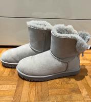 UGG Boots mit Schleifen hinten Wandsbek - Gartenstadt Vorschau