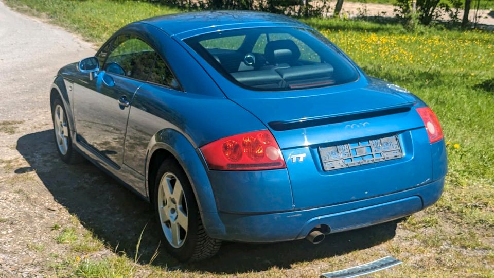 Audi TT 1.8 turbo 180ps 99' in Aalen