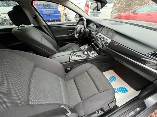 BMW 525d xDrive*AWD*HUD*AHK*Navi*HU/AU Neu* in Colditz