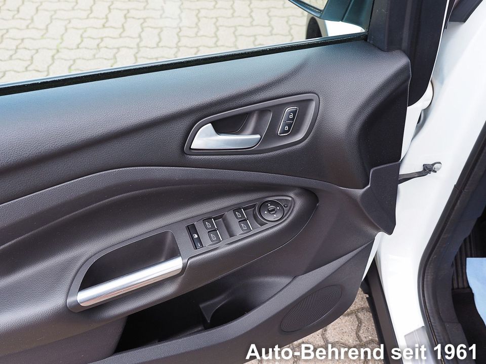 Ford Kuga Sync Edition Klimaautomatik Winterpaket in Waren (Müritz)