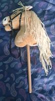 Steckenpferd/Hobbyhorse mit Reithelm Friedrichshain-Kreuzberg - Kreuzberg Vorschau