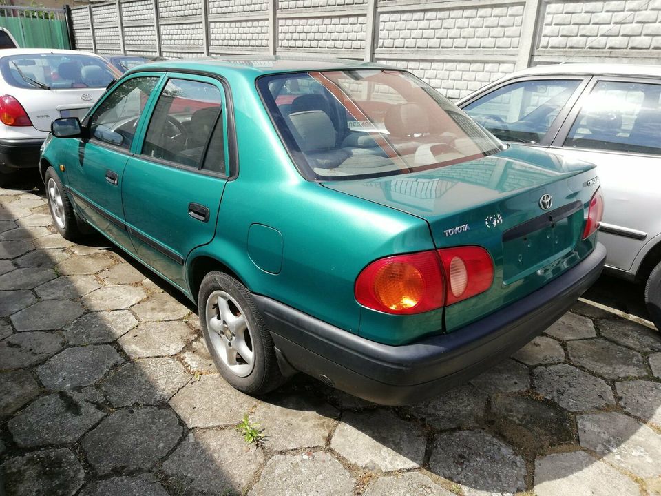 TOYOTA COROLLA E10 E11 TEILE SCHLACHTFEST PARTS ALLE TEILEN in Görlitz