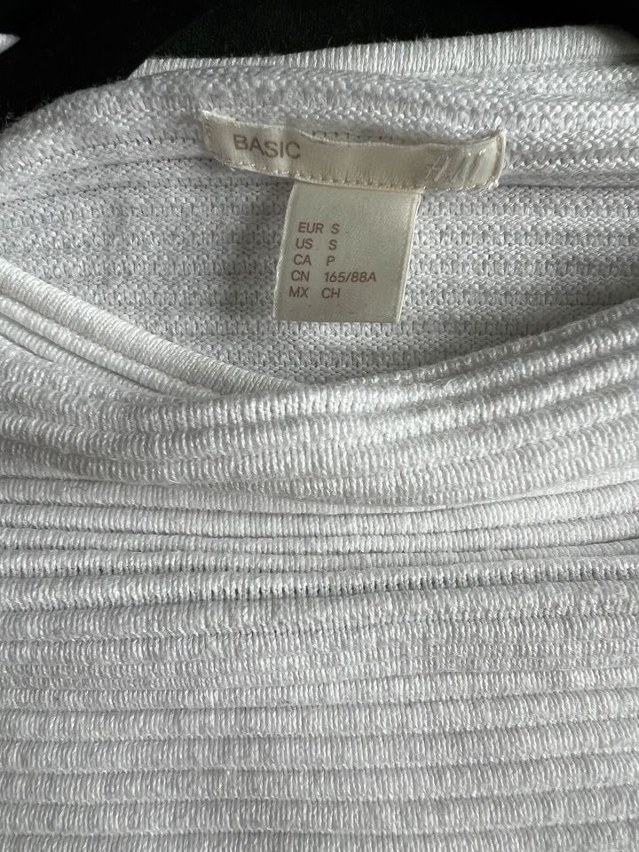 Weißer Pullover von H&M in Fürstenfeldbruck