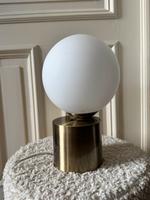 Hübsche Tischleuchte Tischlampe Kugelleuchte Hamburg-Nord - Hamburg Winterhude Vorschau