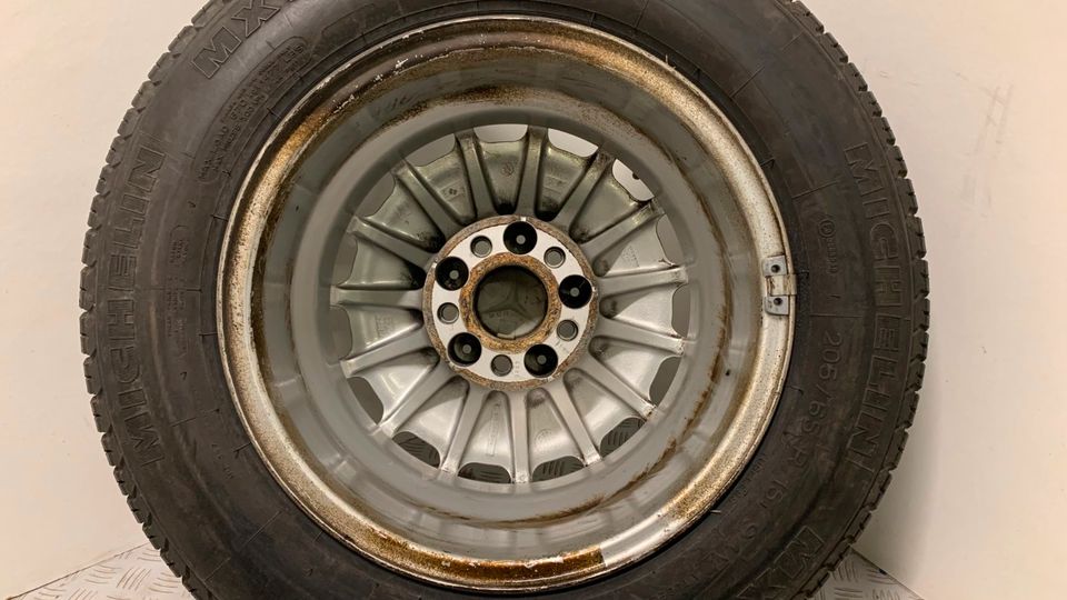 original Mercedes W126 Gullideckel Alufelgen Felgen 7x15 ET25 in Markgröningen